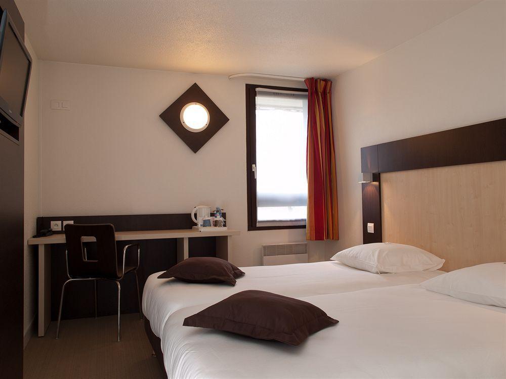 Kyriad Rouen Nord - Mont Saint Aignan Bagian luar foto