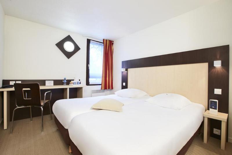 Kyriad Rouen Nord - Mont Saint Aignan Bagian luar foto