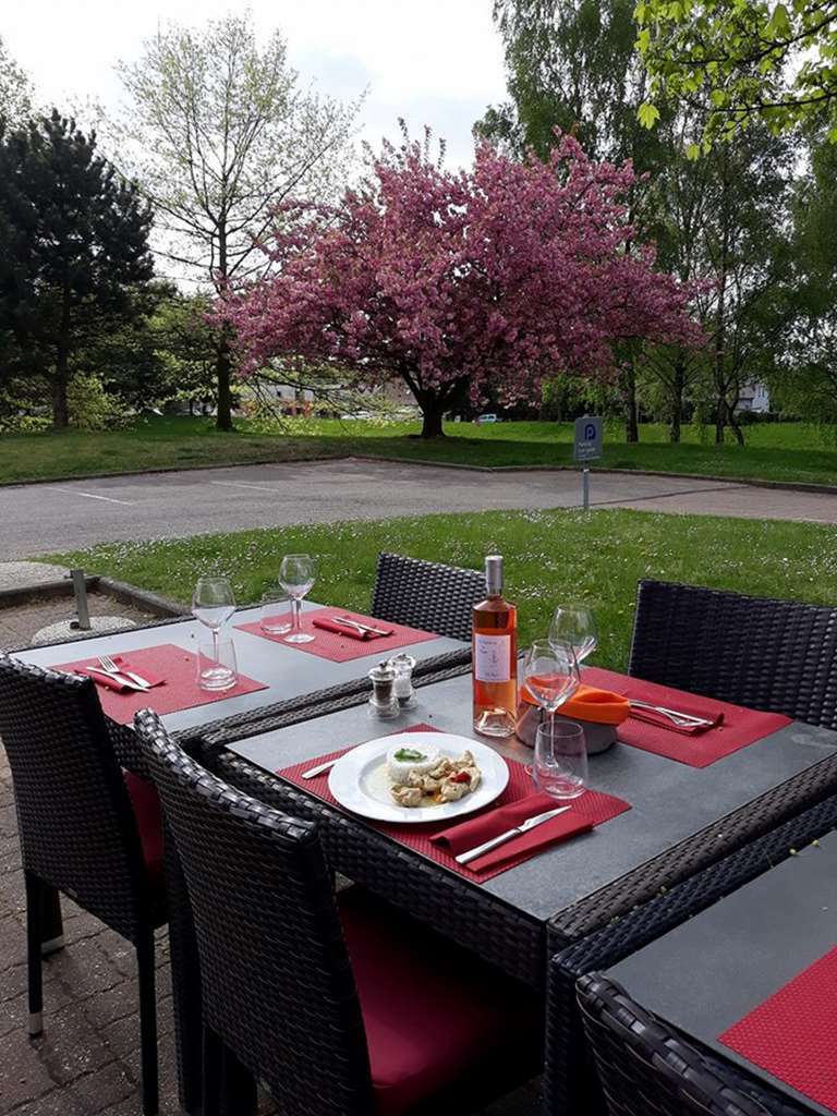 Kyriad Rouen Nord - Mont Saint Aignan Restoran foto